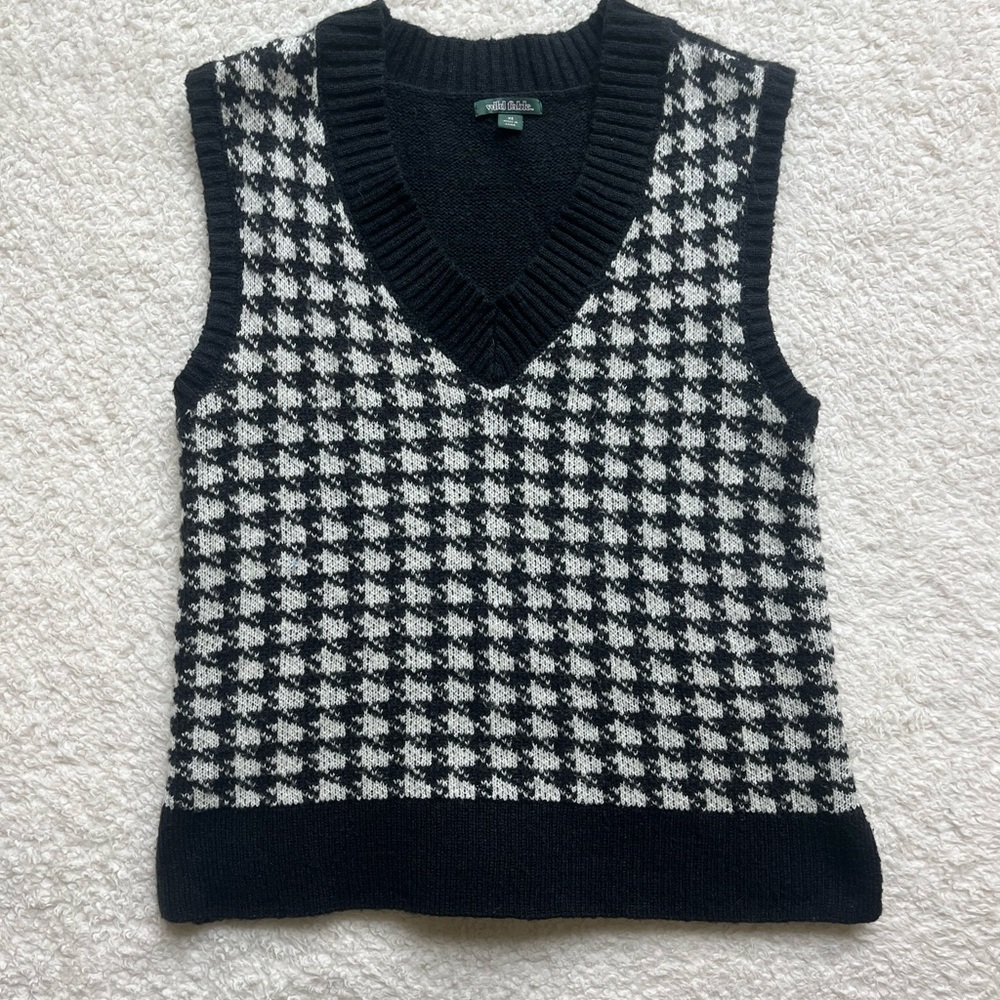 Wild Fable Black Textured Knit Sweater Vest